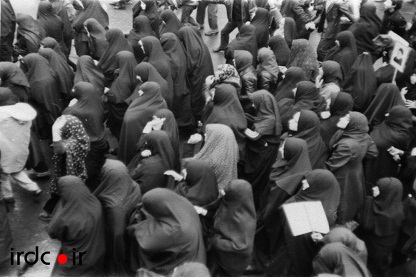 مشاركت زنان در راهپیمایی انقلاب اسلامی