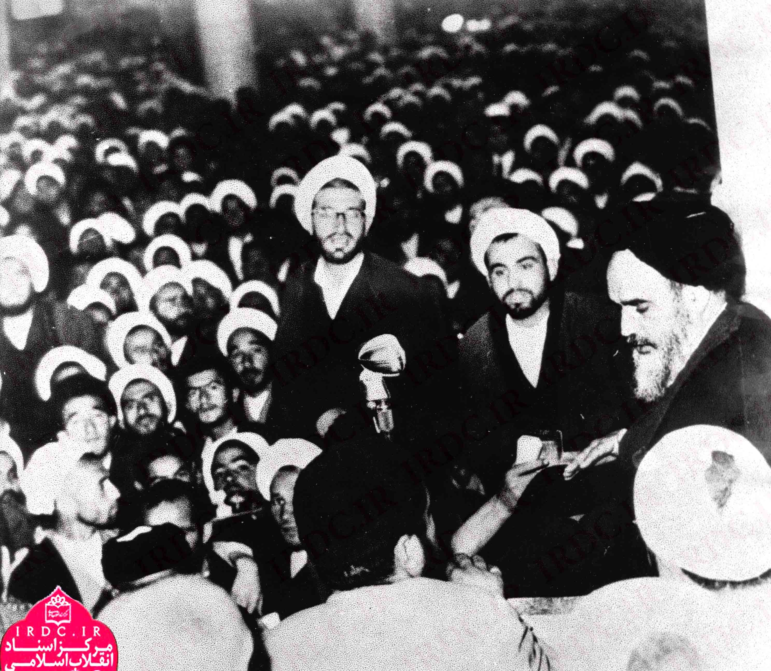 تصاویر دیده نشده از سخنرانی تاریخی امام خمینی علیه کاپیتولاسیون