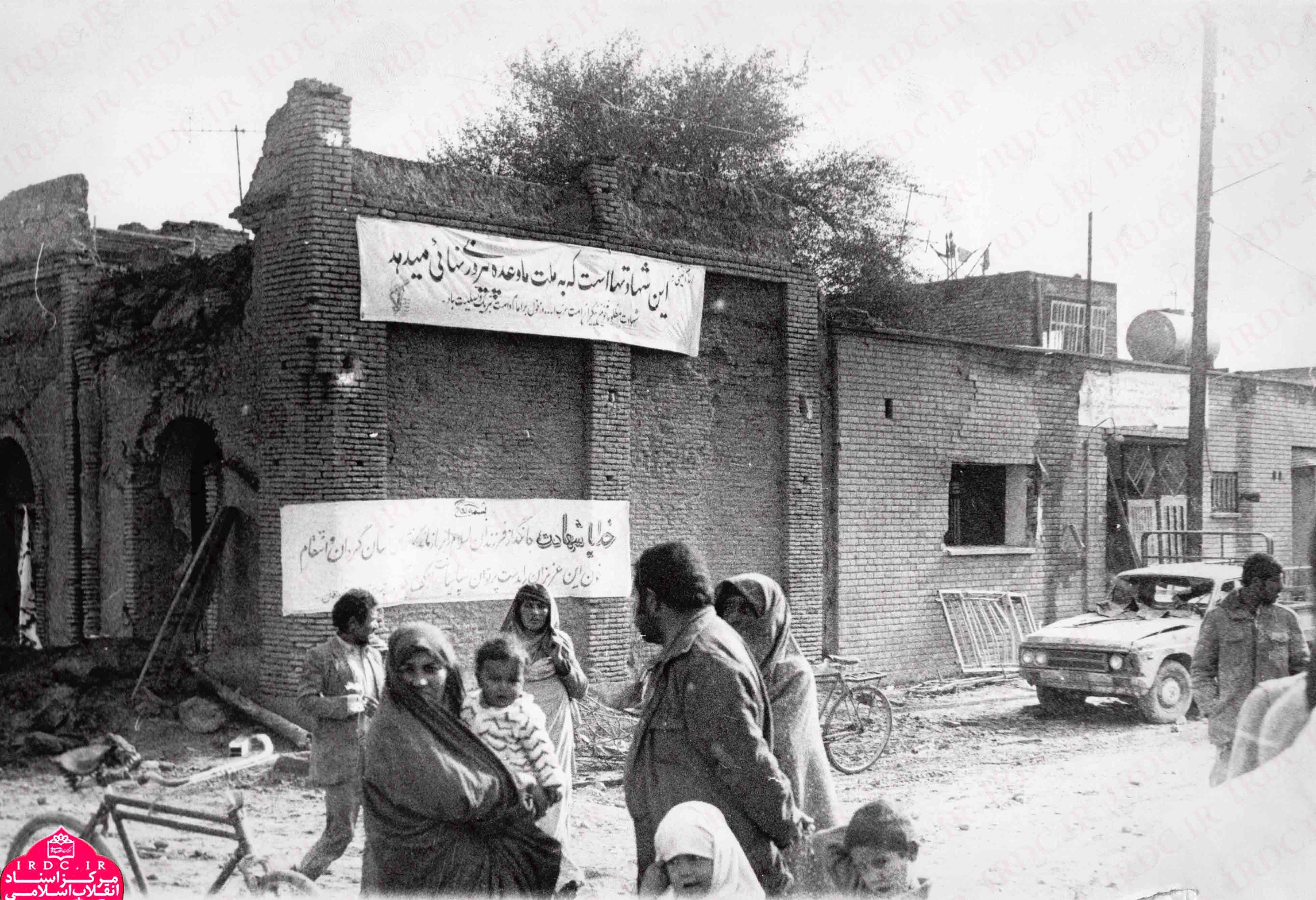 توطئه‌ منافقین در اردوگاه‌های جنگی خوزستان / مقاومت مردم دزفول و اندیشمک در موشکباران دشمن بعثی