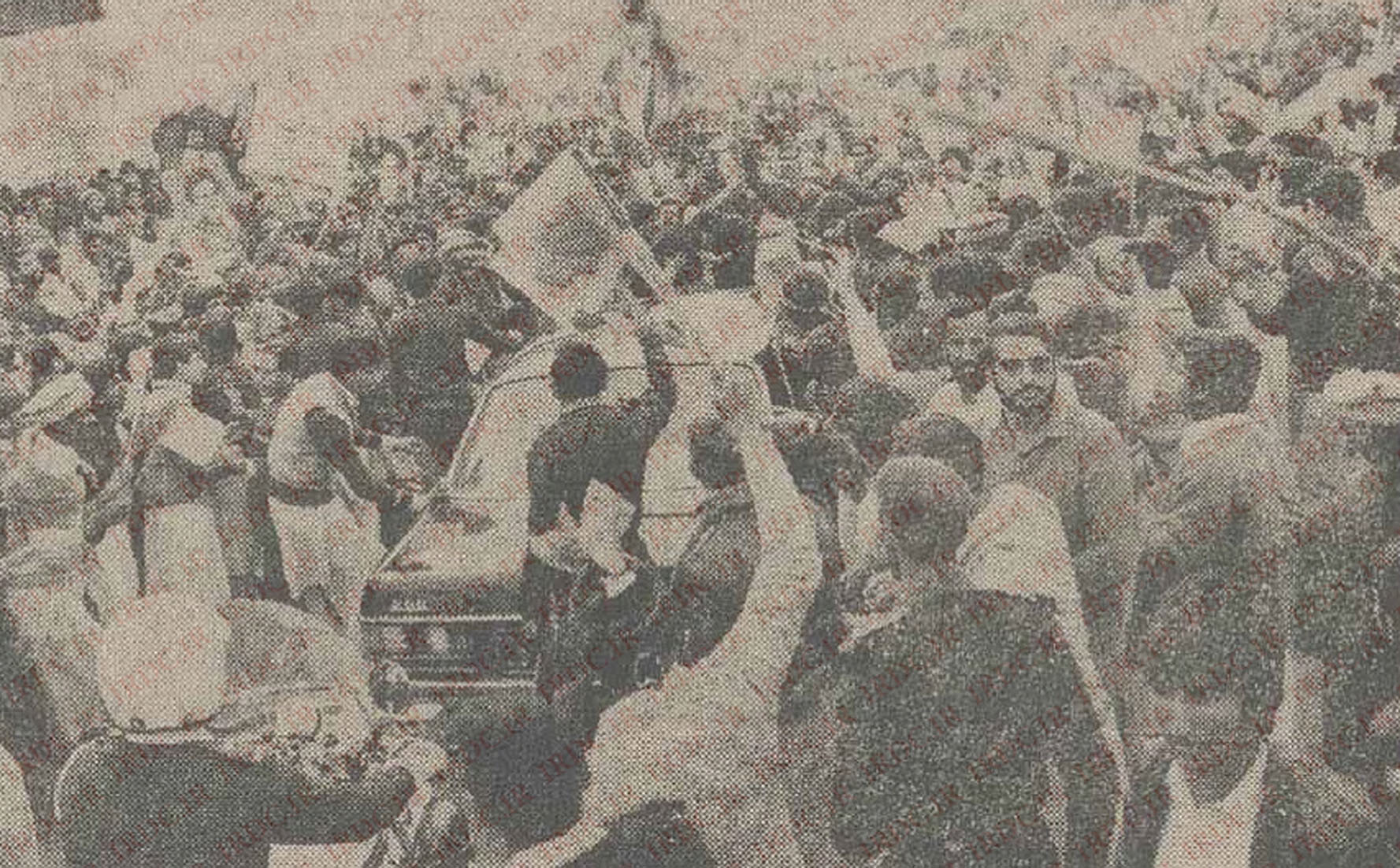 بازخوانی استقبال تاریخی مردم پاکستان از آیت‌الله خامنه‌ای در سال 64