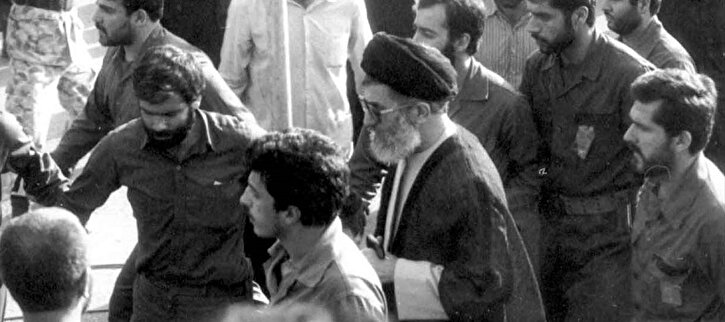 اولین دیدار رسمی آیت‌الله خامنه‌ای بعد از رهبری با کدام هیئت سیاسی بود؟