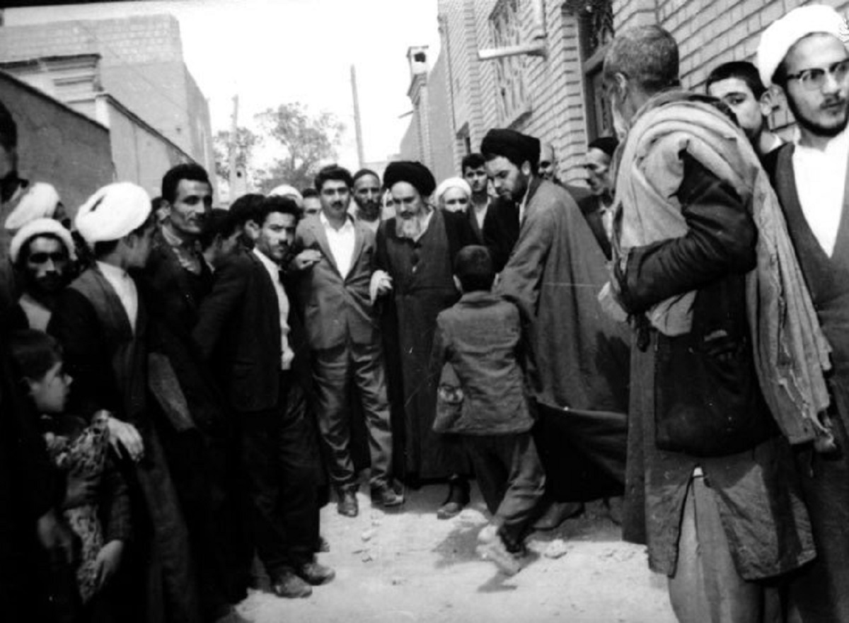 واکنش سراسری مردم ایران به آزادی امام خمینی در فروردین 1343
